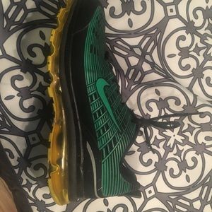 Nike air max 11.5 shoes